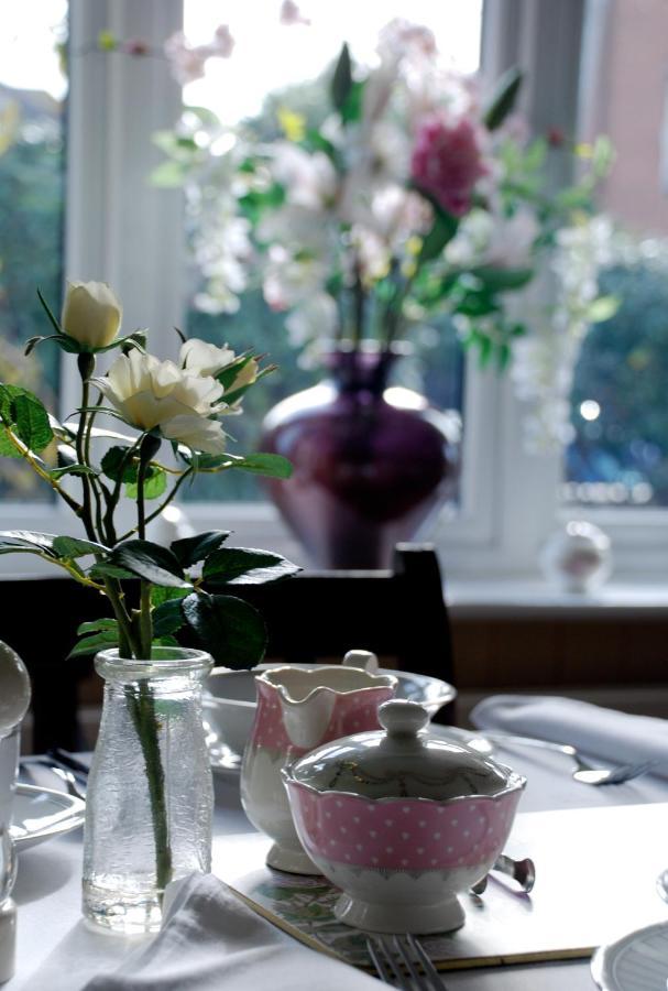 Cherry Tree House Bed & Breakfast Борнмът Екстериор снимка