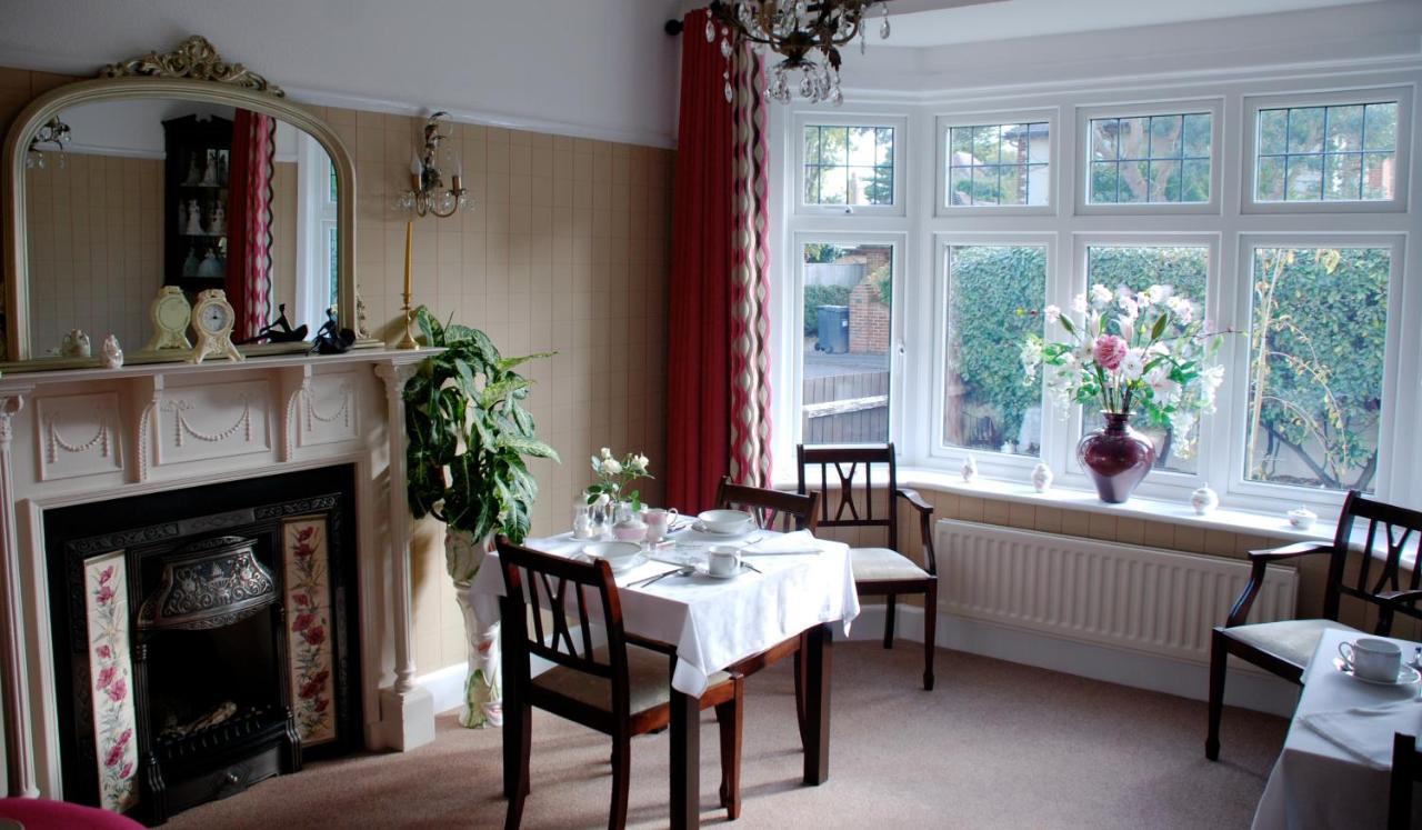 Cherry Tree House Bed & Breakfast Борнмът Екстериор снимка