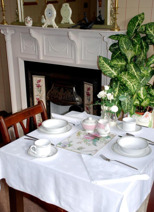 Cherry Tree House Bed & Breakfast Борнмът Екстериор снимка
