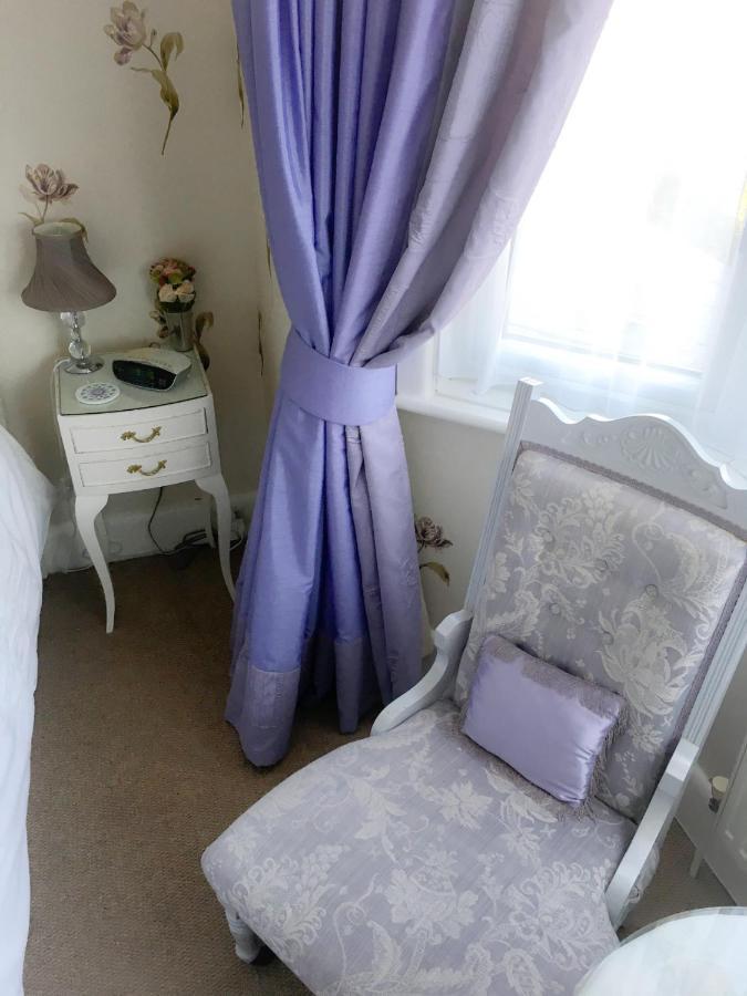 Cherry Tree House Bed & Breakfast Борнмът Екстериор снимка